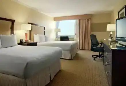 Hilton North Hills - 40
