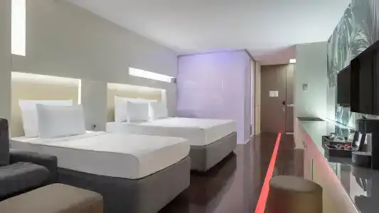 Nirvana Cosmopolitan - 30
