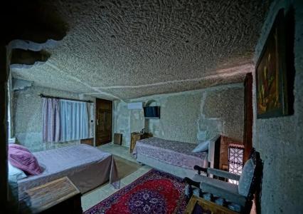 Holiday Cave - 32