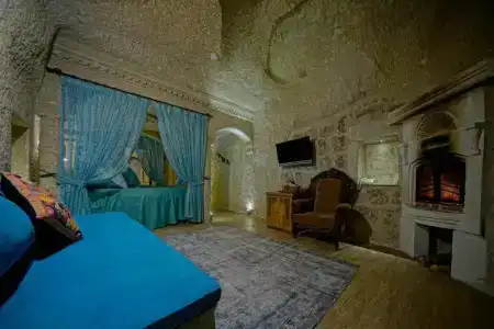 Holiday Cave - 137