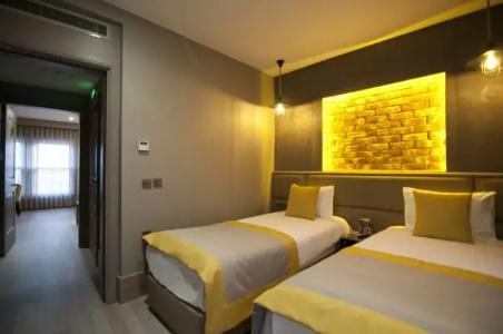 Seraglio & Suites - 103