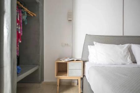 Blue Waves Suites & - 90