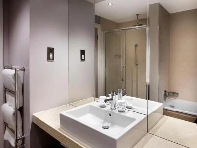 DoubleTree by Hilton Glasgow Central - 52