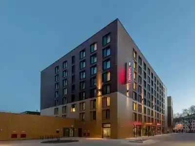 Hampton by Hilton Düsseldorf City Centre - 0