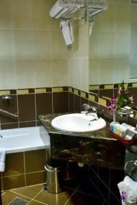 Executive Suites - 39