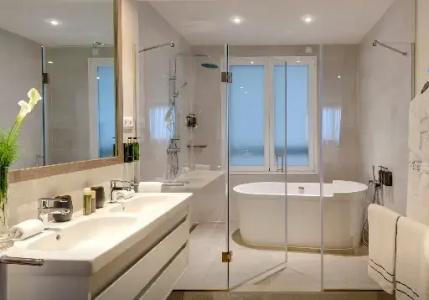Melia Madrid Serrano - 79