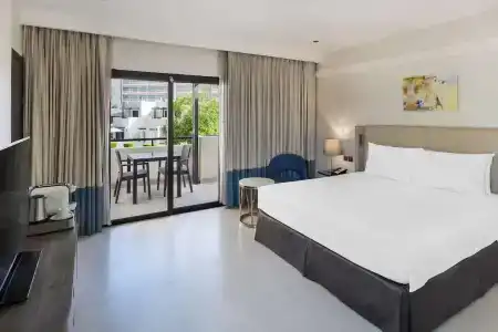 Radisson Blu & Resort, Al Ain - 44