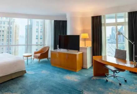 Hilton - 33