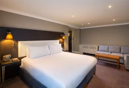 DoubleTree by Hilton London Ealing - 34