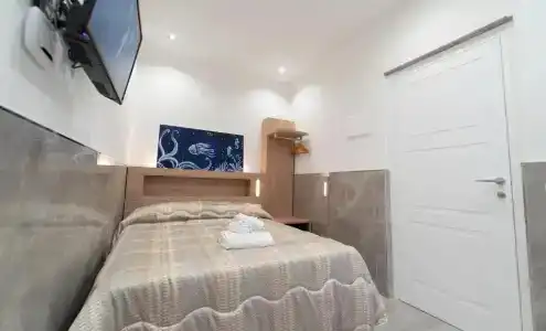 H. G. Boutique Toledo Napoli Centro - 40