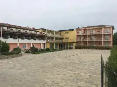 Bella Lazise - 0
