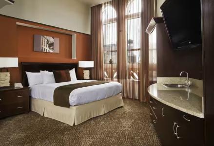 The Emily Morgan - a Doubletree By Hilton - 84