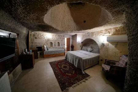 Holiday Cave - 78