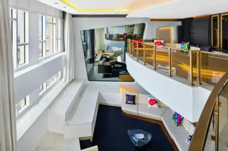 V Dubai, Curio Collection by Hilton - 109