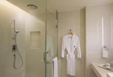 Doubletree By Hilton - 35