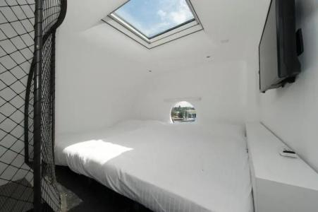 Botel - 26