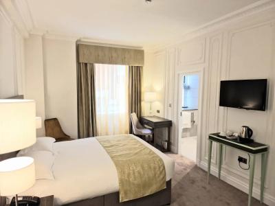 Astor Court - 32
