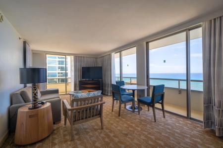 Embassy Suites by Hilton Waikiki Beach Walk - 119