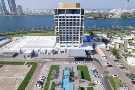 Holiday International - 24