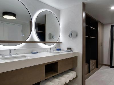 Hyatt Regency Boston Harbor - 37