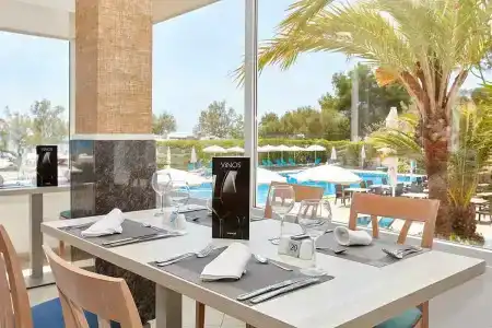 Universal Castell Royal - 12