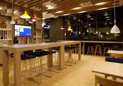 Holiday Inn Express Airport - 18