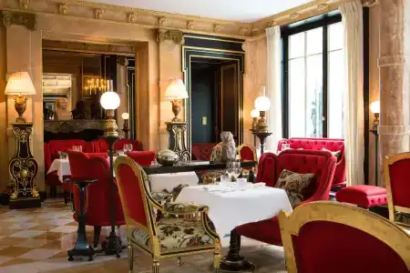 La Réserve Paris & Spa - 24