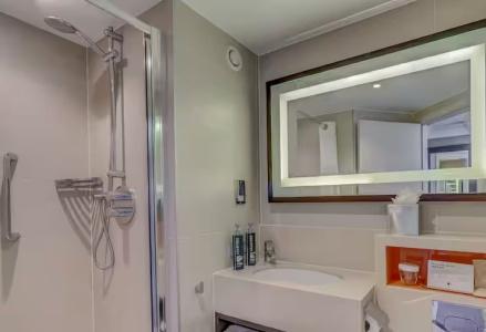 DoubleTree by Hilton London Ealing - 33