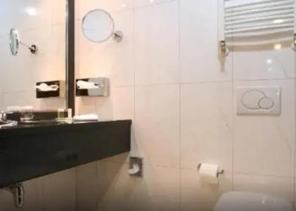 Ramada & Suites by Wyndham Bucharest North - 22