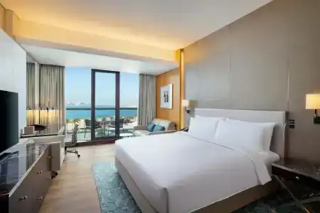 Hilton Dubai Palm Jumeirah - 3