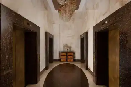Ritz-Carlton - 32