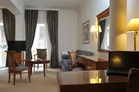 Athens Atrium & Jacuzzi Suites - 42