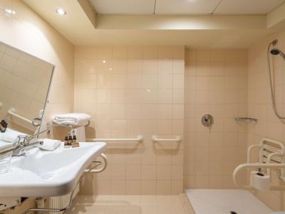 DoubleTree by Hilton Bucharest Unirii Square - 54