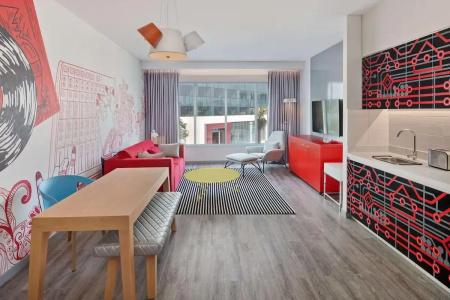 Radisson Red Dubai Silicon Oasis - 61