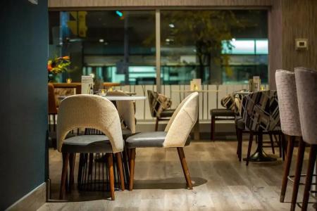 Holiday Inn Downtown Centre By Ihg - 8