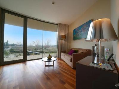 Pisa Tower Plaza - 76