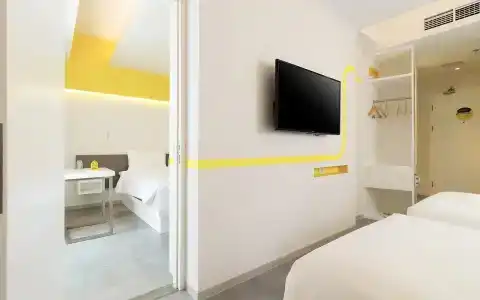Yello Kuta Beachwalk Bali - 22