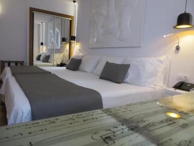 Evenia Rocafort - 15