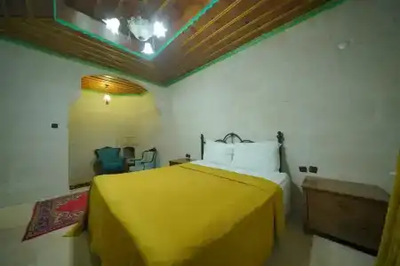 Holiday Cave - 106