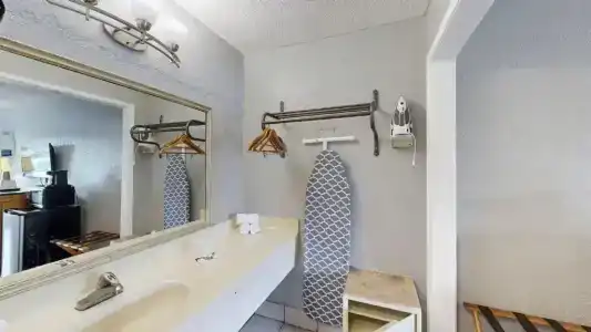 Days Inn by Wyndham Orlando Downtown - 23