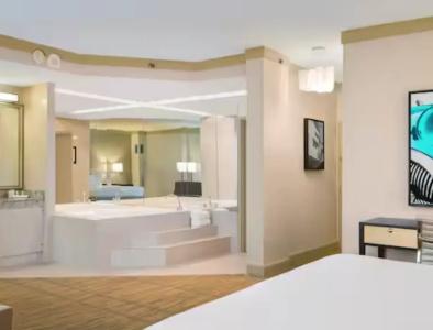 DoubleTree by Hilton Miami Airport & Convention Center - 73