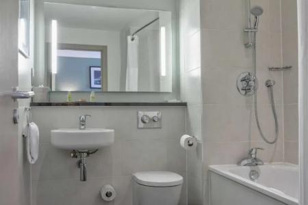 DoubleTree by Hilton London Angel Kings Cross - 40