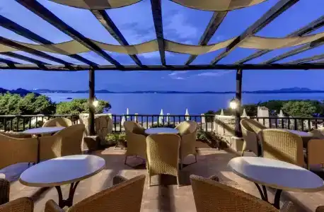 Grand Smeraldo Beach - 8