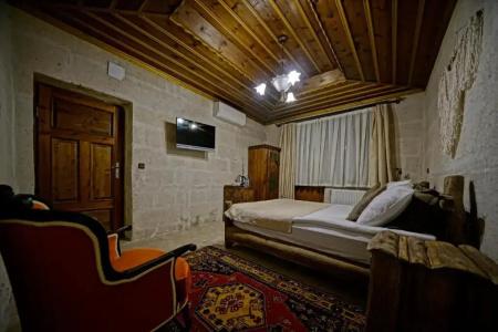 Holiday Cave - 113
