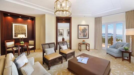 The Ritz-Carlton - 100