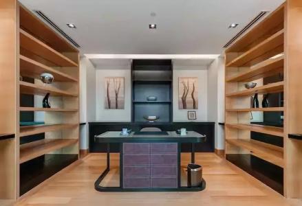 Hilton - 49