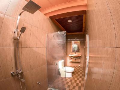 New Breeze Thoddoo Inn - 24