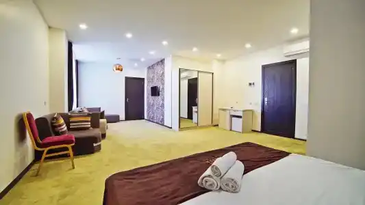 Mardi Plaza - 47