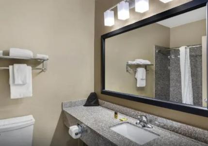 Best Western Plus Heritage Inn - 58