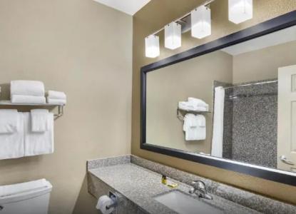 Best Western Plus Heritage Inn - 43